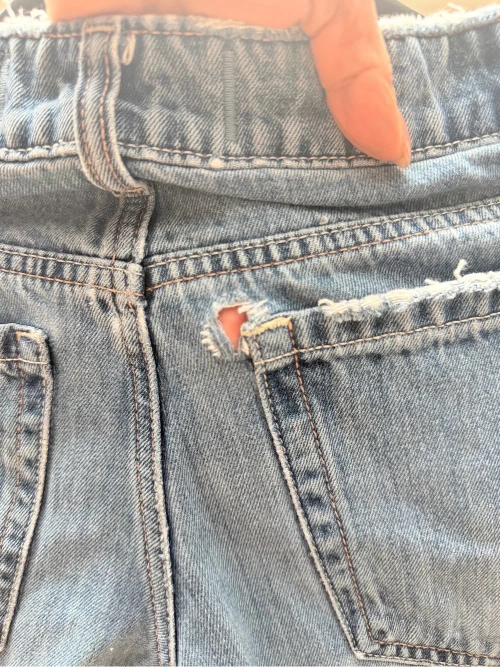 Hollister Women's Light Blue Low-Rise Baggy Jeans - Classic Denim - Picture 10 of 10